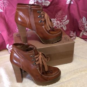 Mia Womens Brown Lace Up w/zipper Rubber soled 5” Heel Ankle Boots 10 Chunky
